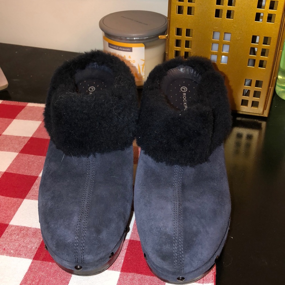 Rockport clogs!